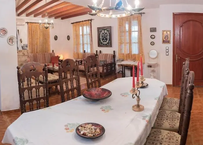 Feriehus Kolymbia Home *